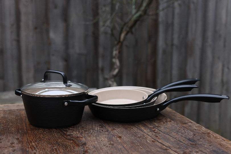 Patelnia aluminiowa Carina Black 28 cm