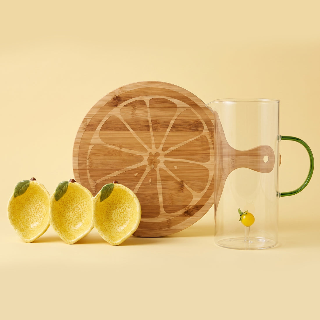 Cytryny na stole! - zestaw deska do serwowania z bambusa Limonetti 40cm + dzbanek szklany Glasio 1,4l + półmisek trójdzielny Limonelle 24,5x11,3 cm