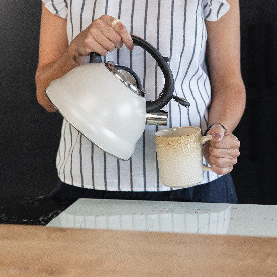 Czajnik nierdzewny Florina Jacob 2,5 l beżowy