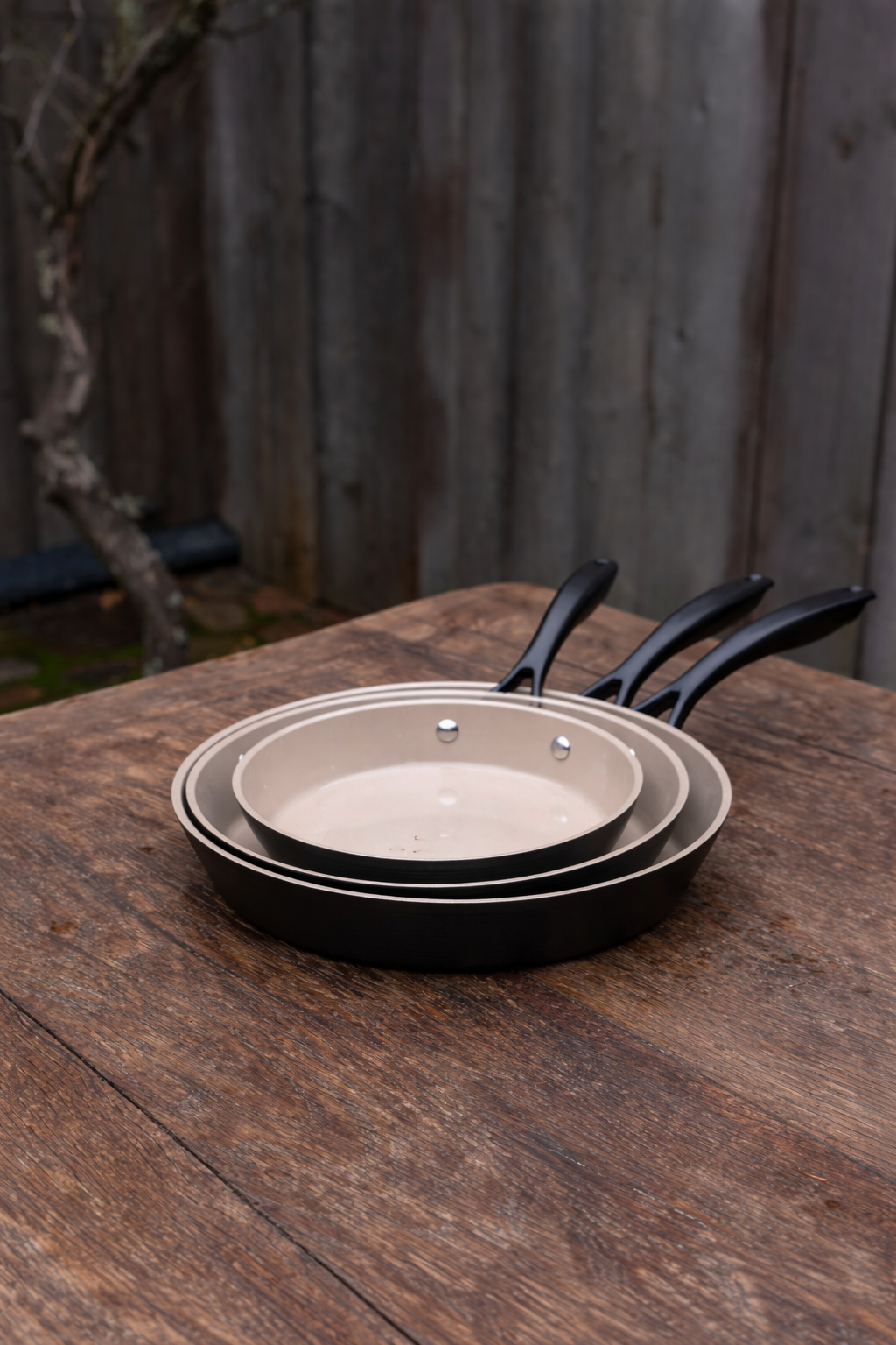 Patelnia aluminiowa Carina Black 28 cm