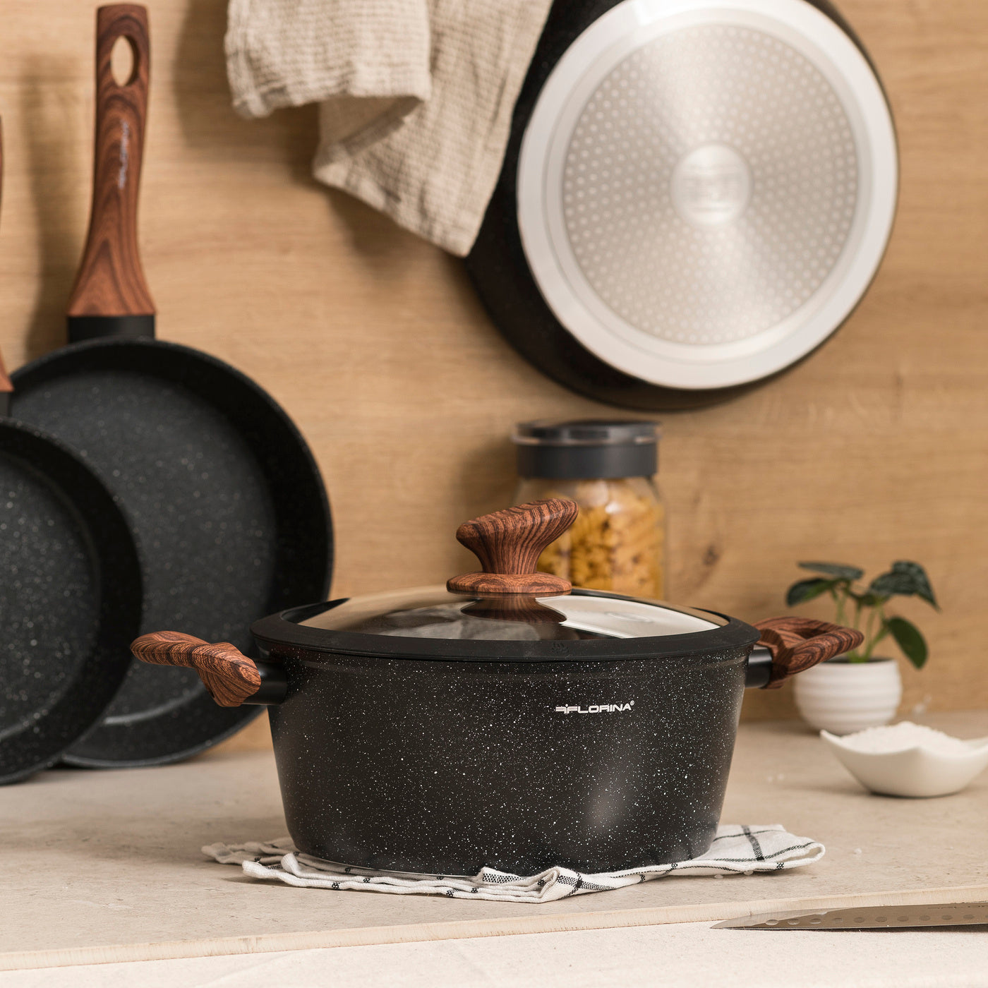 Garnek aluminiowy Florina Master Black 28 cm 6.5l